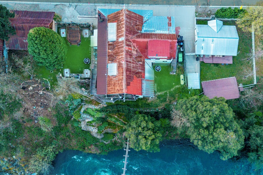 More Photos Of 15432 Washington Rd, Washington Storefront Retail Residential For Sale