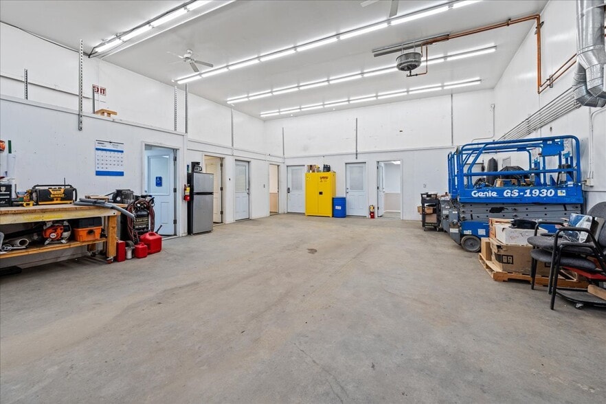 More Photos Of 980 Deere St, Fairbanks Warehouse For Sale