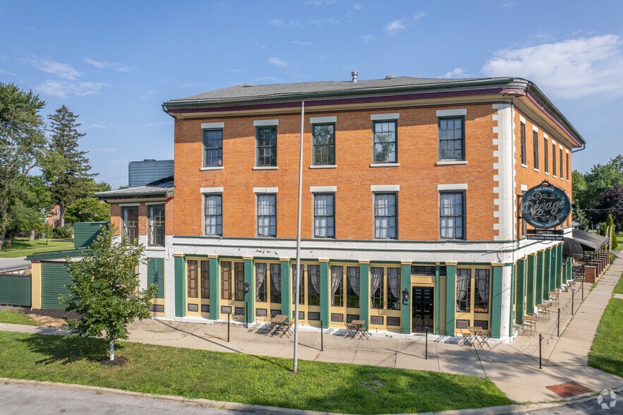 More Photos Of 301 River Rd, Maumee Storefront Retail Office For Sale