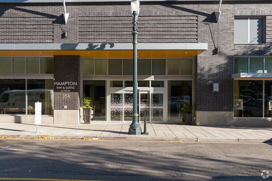 More Photos Of 325 NW Park Avenue, Portland Hotel For Lease