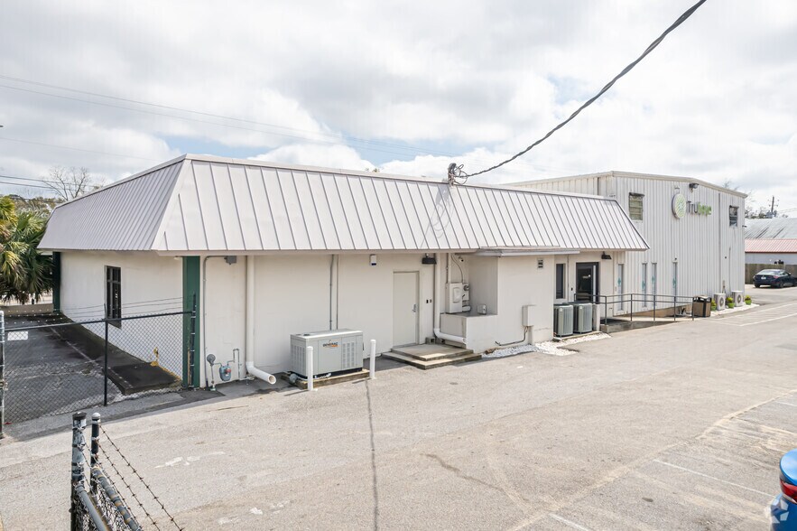 More Photos Of 3119 N Davis St, Pensacola Storefront Retail Office For Sale
