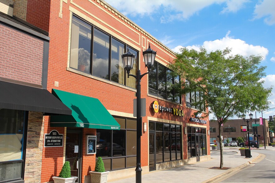 More Photos Of 183 N York St, Elmhurst Office For Lease