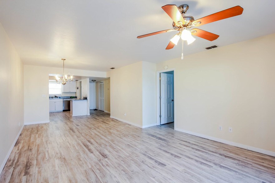 More Photos Of 706 SE 13th Ct, Cape Coral Apartments For Sale
