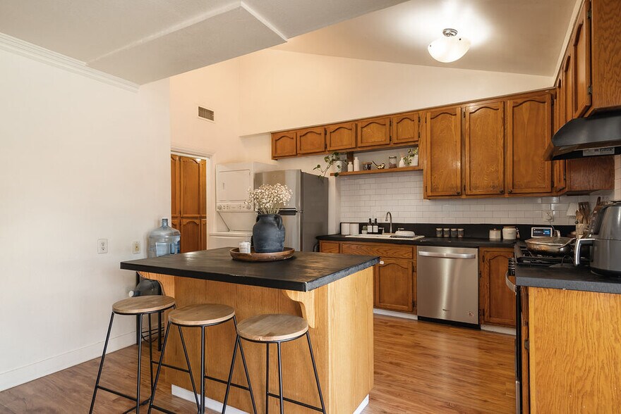 More Photos Of 1845 Norval St, Pomona Multifamily For Sale