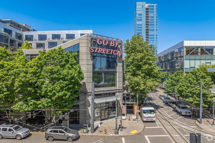 More Photos Of 1030 NW 12th Ave, Portland Apartments For Lease