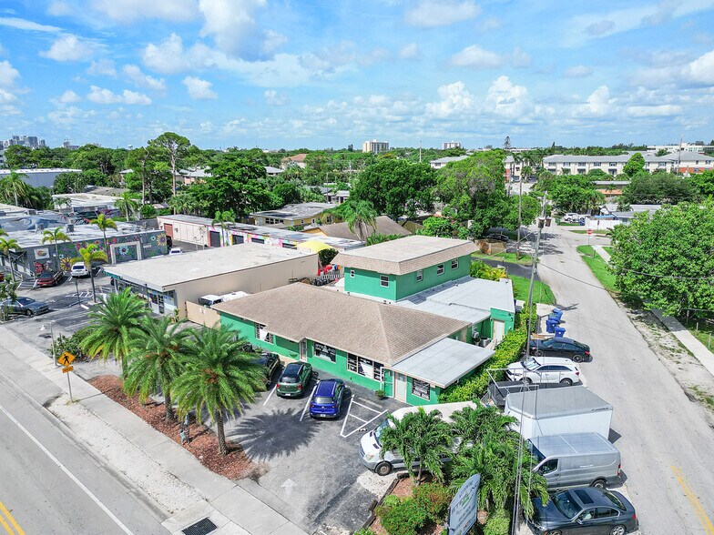 More Photos Of 2435 N Dixie Hwy, Wilton Manors Apartments For Sale