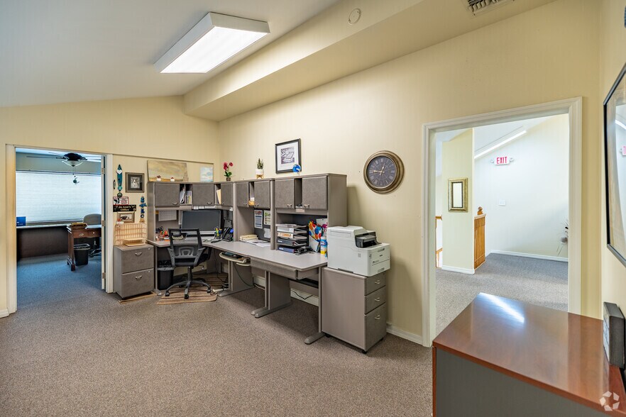 More Photos Of 10005-10095 Overseas Hwy, Marathon Office For Sale