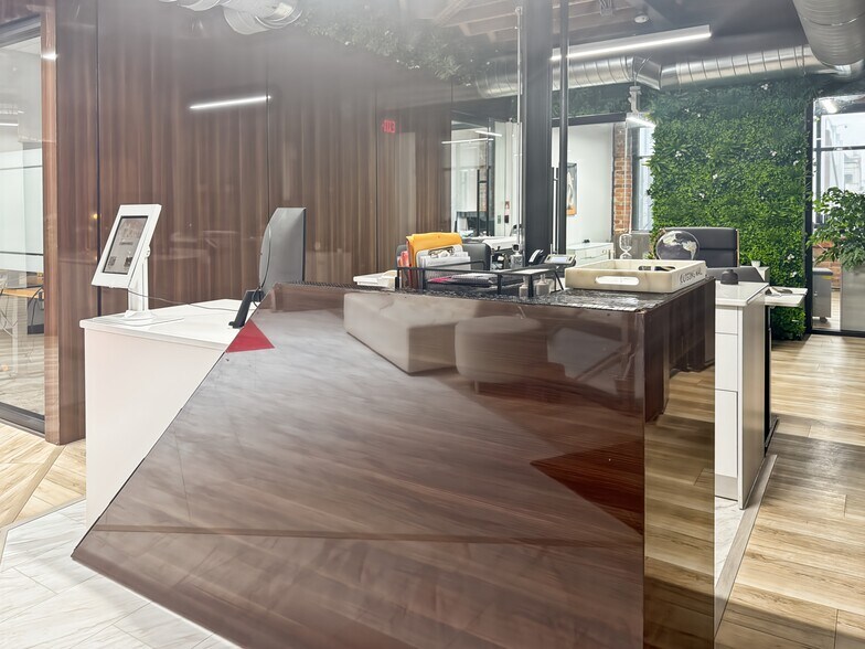 More Photos Of 101-167 N Old Woodward Ave, Birmingham Coworking Space