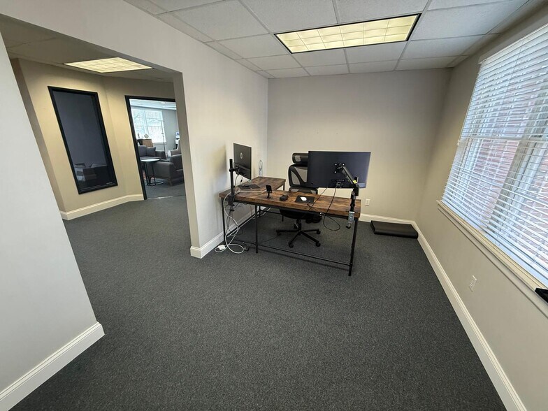 More Photos Of 271 US Highway 46, Fairfield Office Residential For Lease