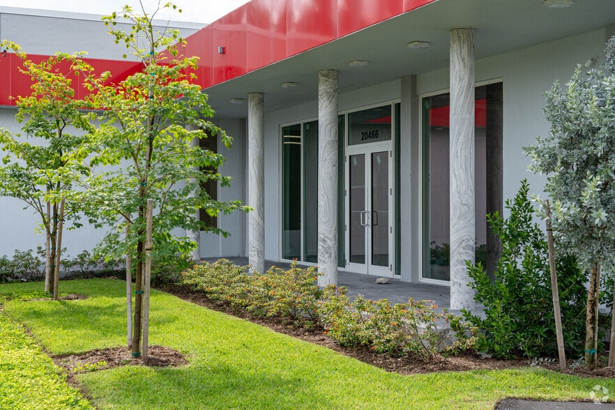 More Photos Of 20450 NW 2nd Ave, Miami Storefront For Lease