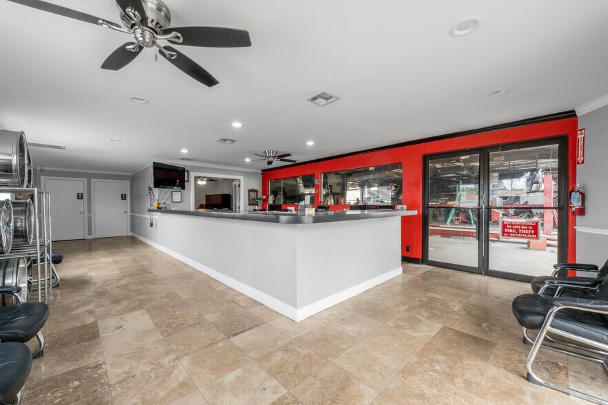 More Photos Of 658 Aldine Mail Route Rd, Houston Auto Repair For Sale