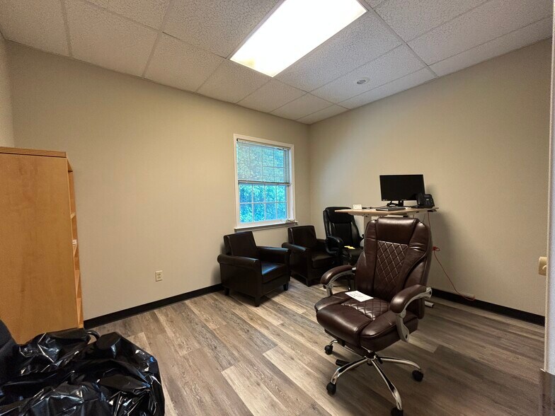 More Photos Of 526 Independence Rd, East Stroudsburg Medical For Lease