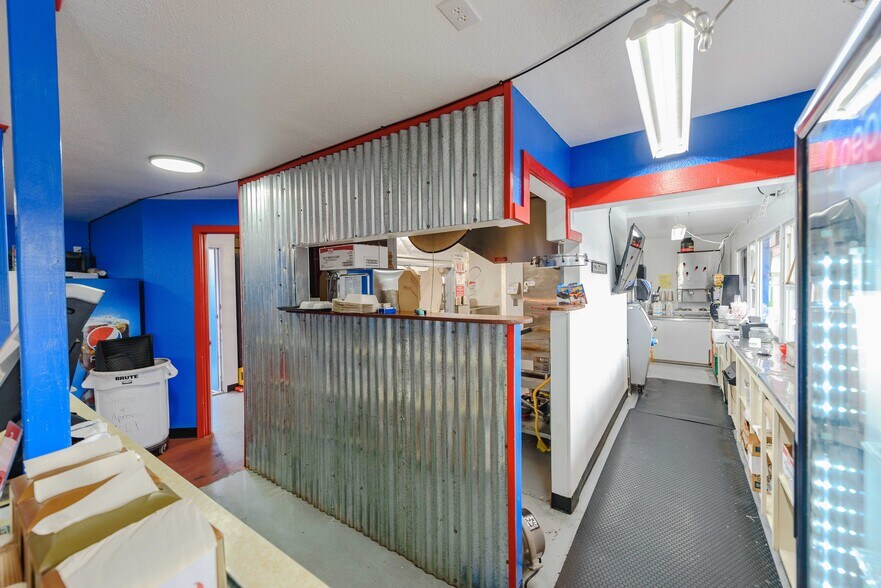 More Photos Of 75310 US HIGHWAY 101, Reedsport General Retail For Sale