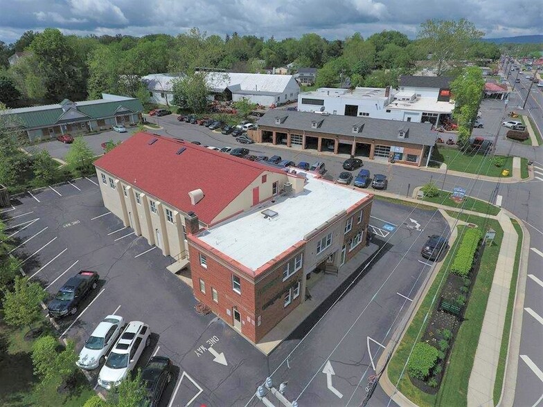 More Photos Of 860 E Main St, Purcellville Storefront Retail Office For Lease
