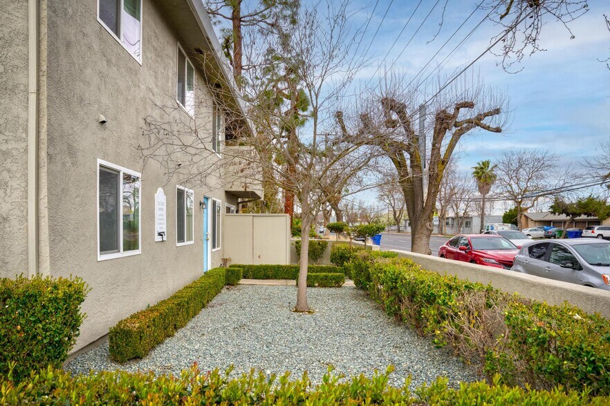 More Photos Of 3025 Tully Rd, Modesto Apartments For Sale