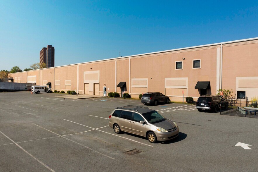 More Photos Of 8160 Regent Pky, Fort Mill Flex For Lease