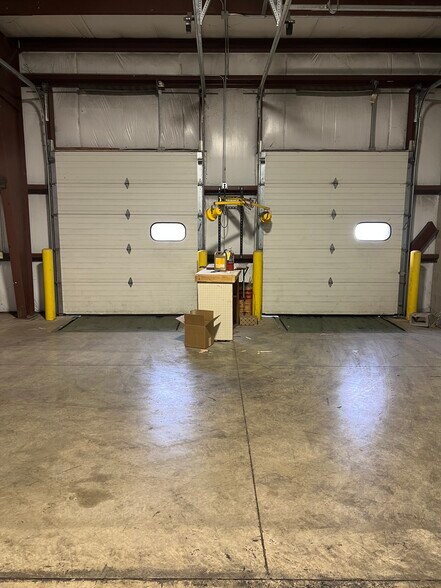 More Photos Of 701 N Bluemound Dr, Appleton Warehouse For Lease