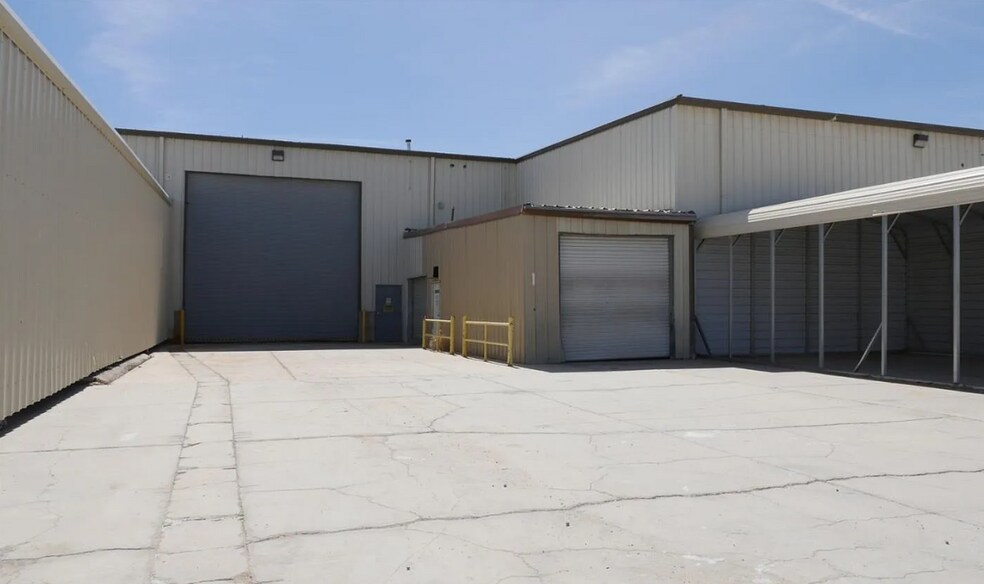 More Photos Of 9400 Holly Rd, Adelanto Warehouse For Lease