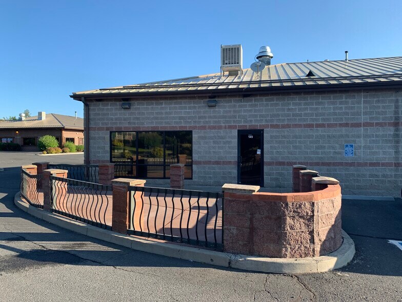 More Photos Of 2570-2680 NE Twin Knolls Dr, Bend Restaurant For Sale