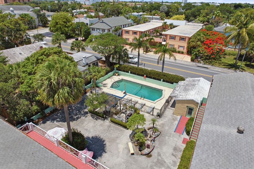 More Photos Of 320 N Federal Hwy, Lake Worth Hotel For Sale