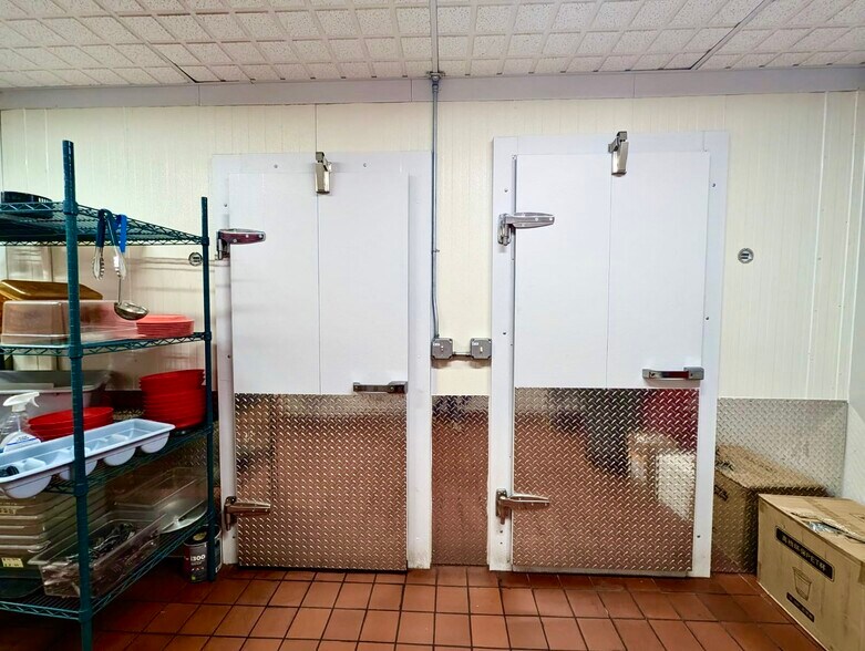 More Photos Of 12211 Montwood Dr, El Paso General Retail For Lease