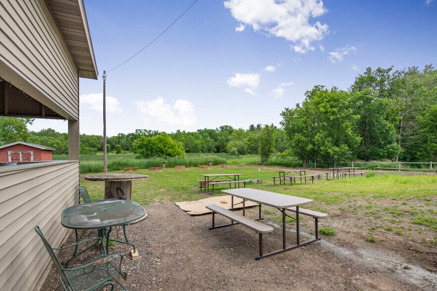 More Photos Of 14351 NE 78th St, Foley Restaurant For Sale