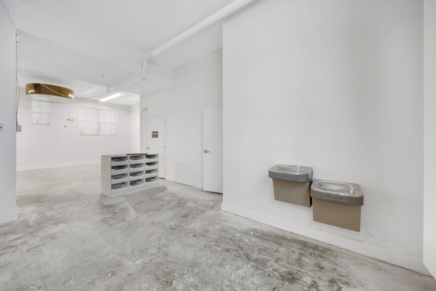 More Photos Of 727 Collins Ave, Miami Beach Apartments For Sale