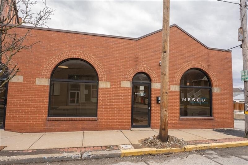 More Photos Of 10 S 4th St, Youngwood Office For Lease