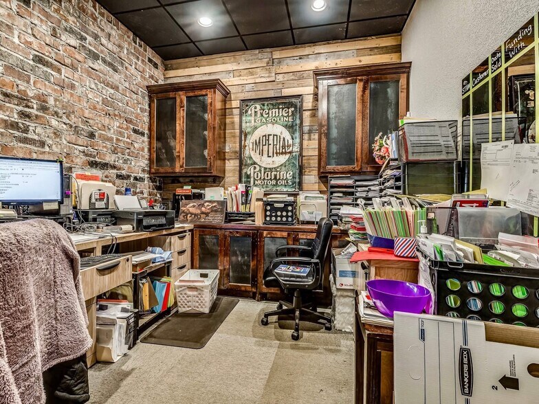 More Photos Of 2238 N Broadway St, Checotah Auto Repair For Sale