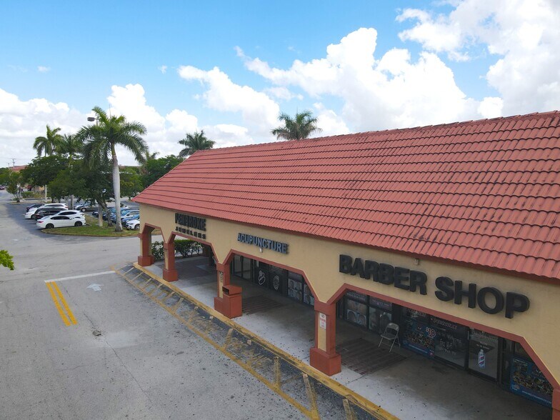 More Photos Of 12315-12389 Pembroke Rd, Pembroke Pines Unknown For Lease