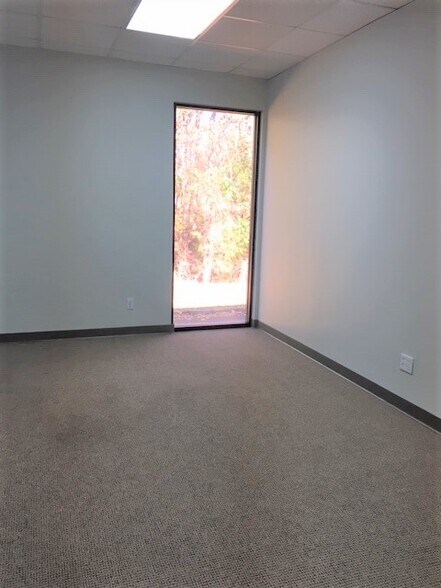 More Photos Of 509 Mineral Trace, Birmingham Light Distribution For Lease