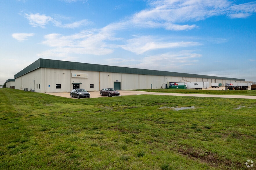 Primary Photo Of 8908 E 34th St, Wichita Warehouse For Lease