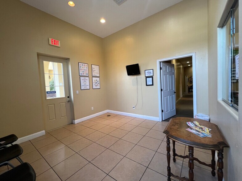 More Photos Of 2760-2766 Dora Ave, Tavares Medical For Sale