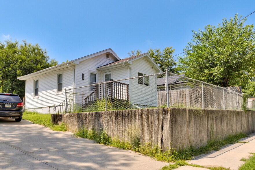 More Photos Of , Des Moines Multifamily For Sale