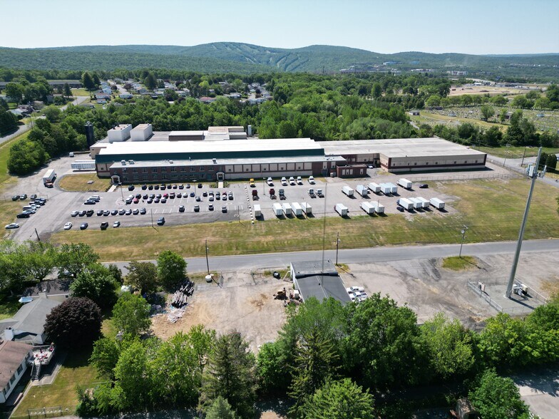 More Photos Of 600 Sanders St, Scranton Warehouse For Lease