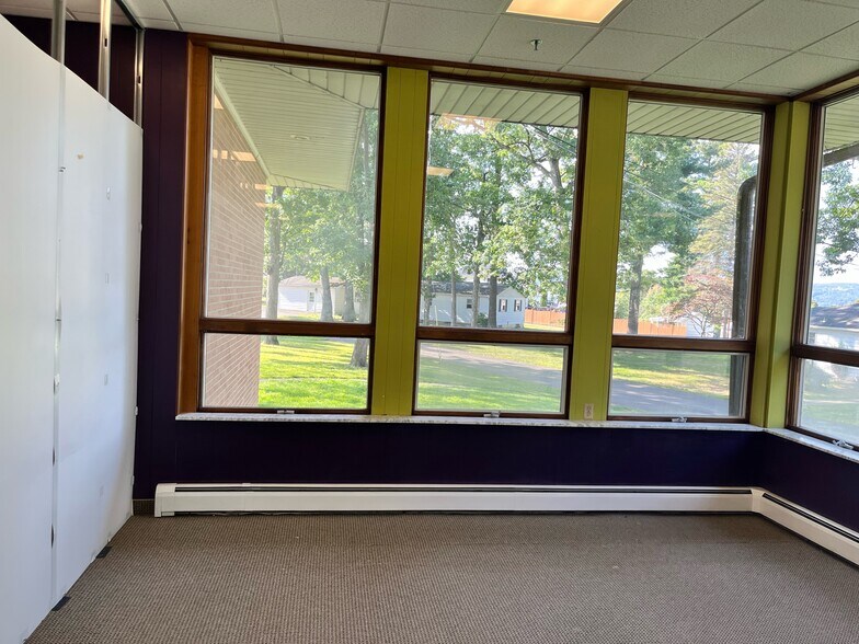 More Photos Of 400 Riverside Dr, Johnson City Specialty For Lease