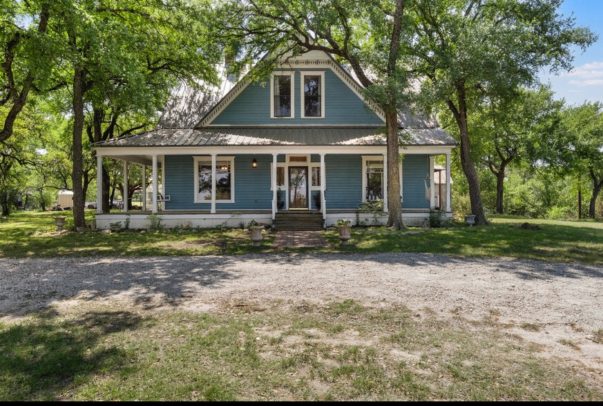 More Photos Of 301 Avenue I, Valley Mills Specialty For Sale