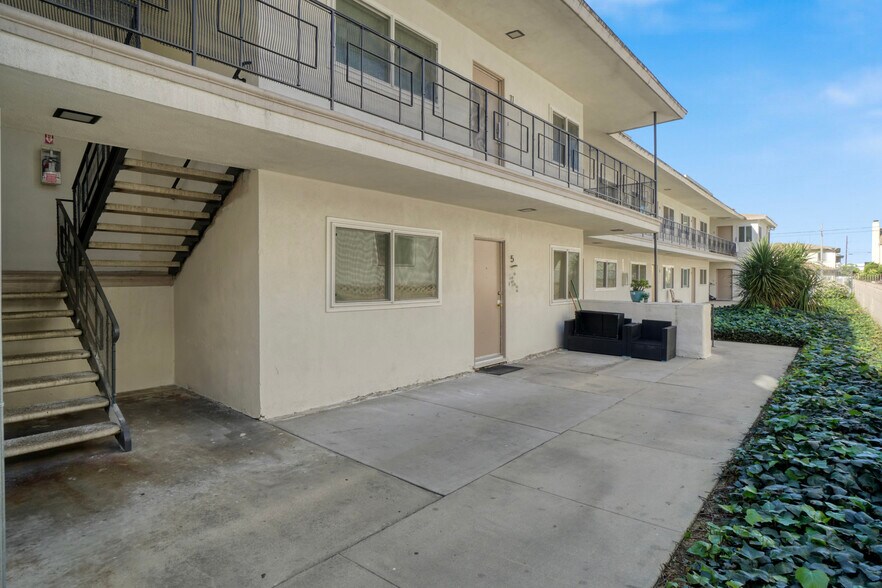 More Photos Of 212 E Tamarack Ave, Inglewood Apartments For Sale