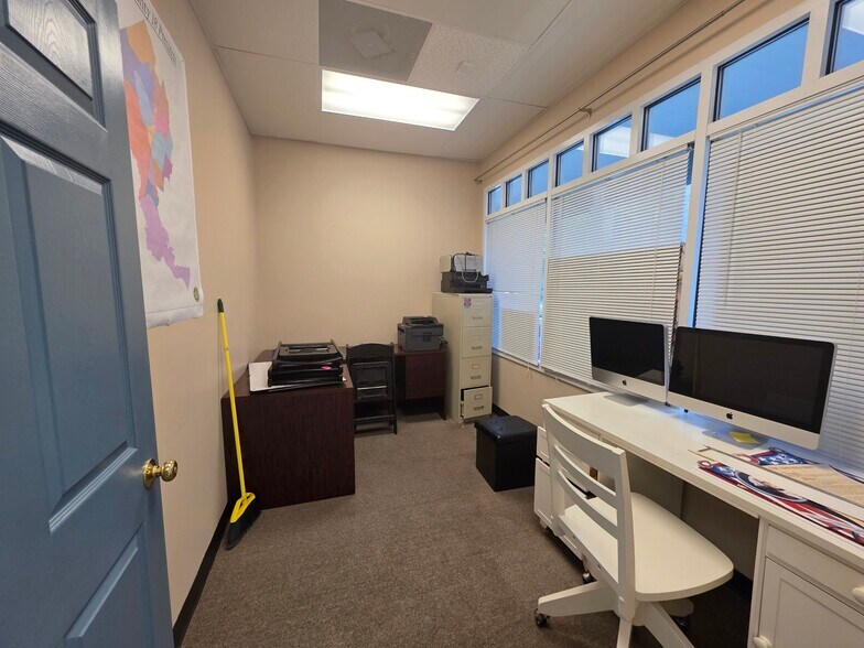 More Photos Of 149 Riverwalk Blvd, Ridgeland Storefront Retail Office For Sale