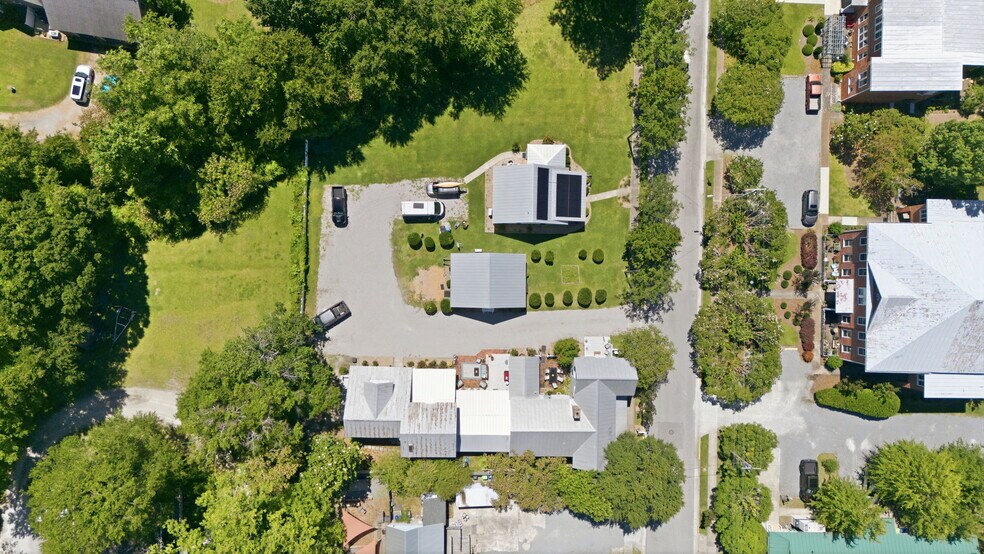 More Photos Of 508 Church St, Oriental Hospitality For Sale