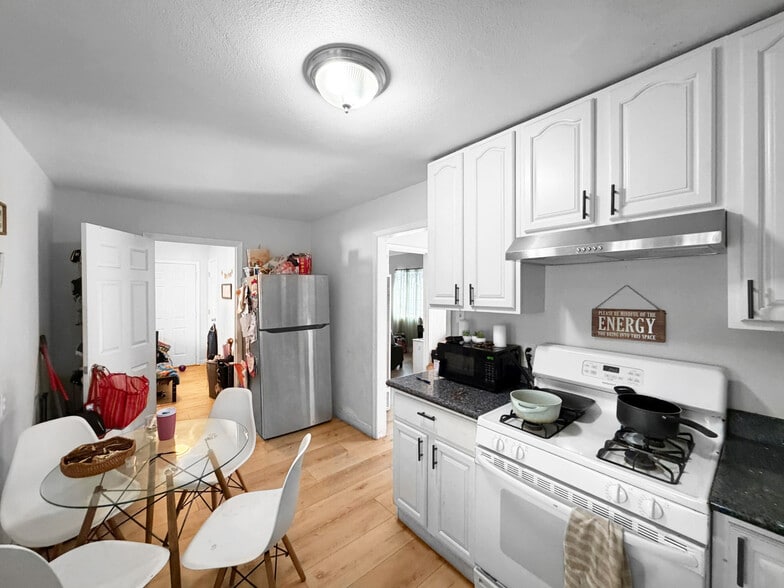 More Photos Of 204 Sunset Blvd, Hayward Apartments For Sale