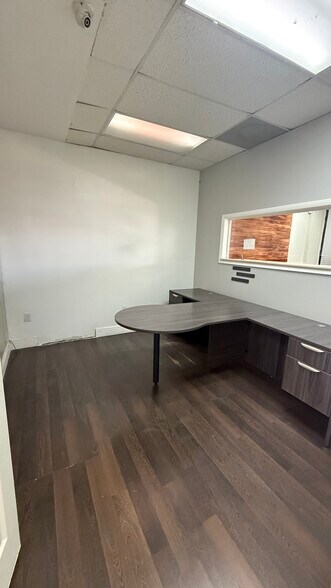 More Photos Of 11300 NW 87th Ct, Hialeah Unknown For Lease