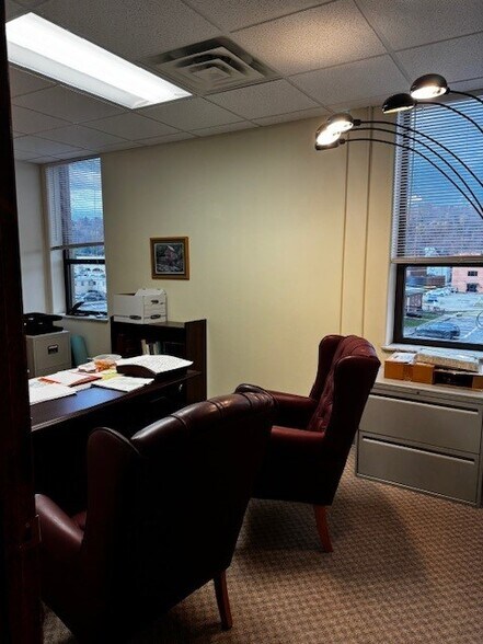 More Photos Of 1207 Quarrier St, Charleston Office For Lease