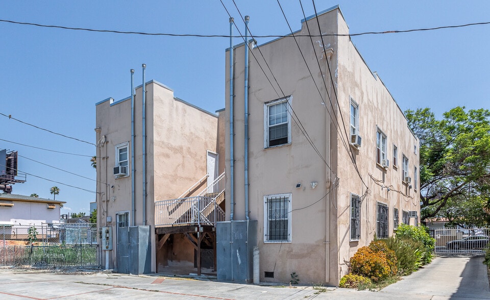 More Photos Of 1435-1437 1/2 N Las Palmas Ave, Los Angeles Apartments For Sale