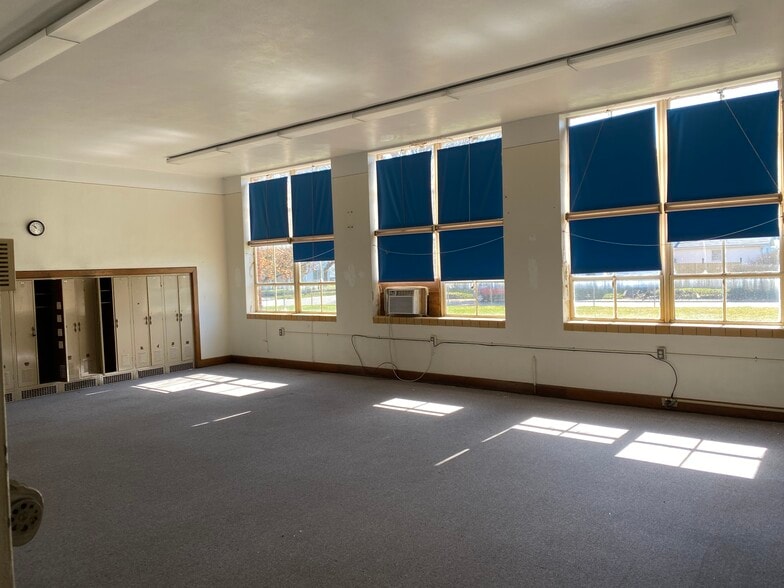 More Photos Of 719 S Fayette St, Washington Court House Flex For Sale