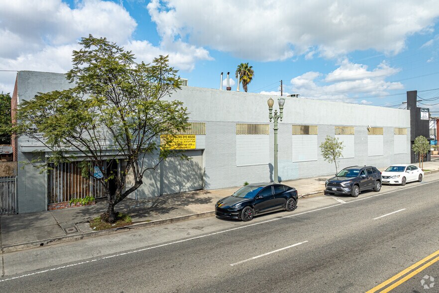 More Photos Of 3201-3215 S Broadway, Los Angeles Warehouse For Sale