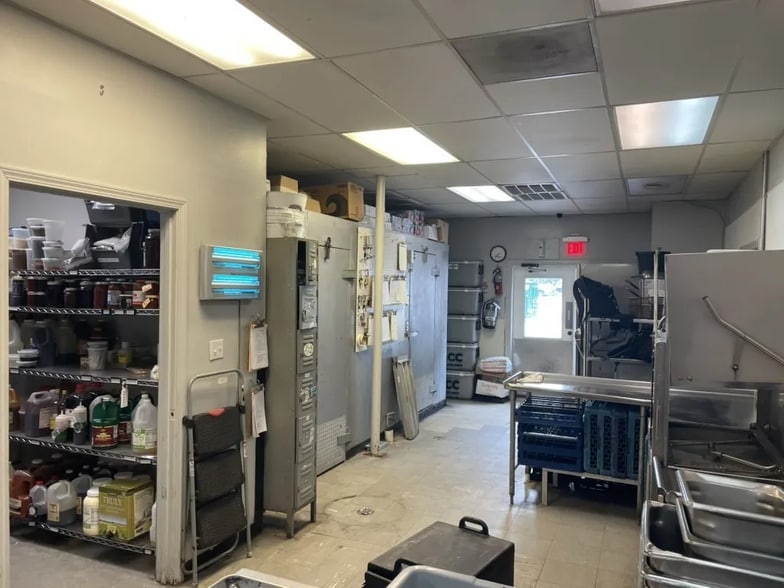 More Photos Of 214 Intendencia St, Pensacola Restaurant For Lease