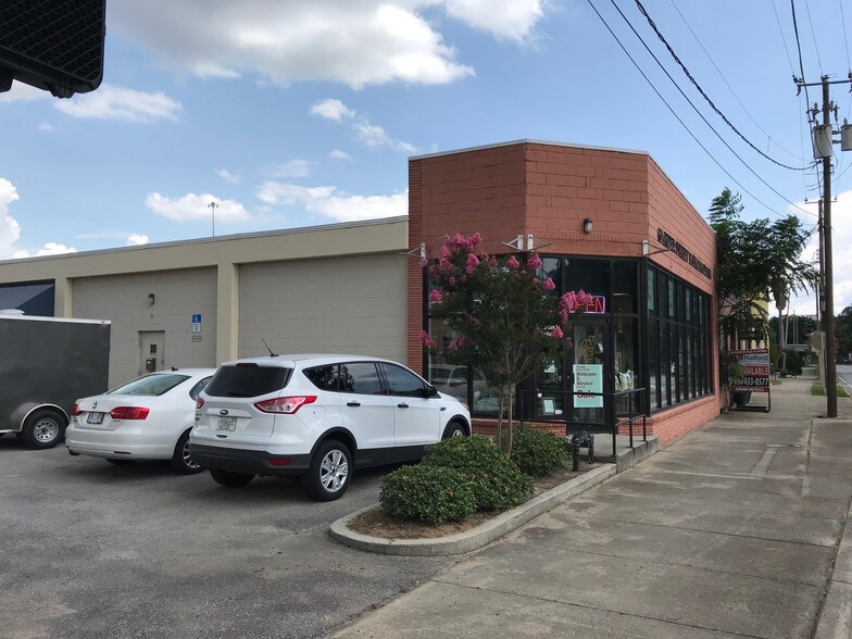 More Photos Of 200 E Garden St, Pensacola Freestanding For Lease