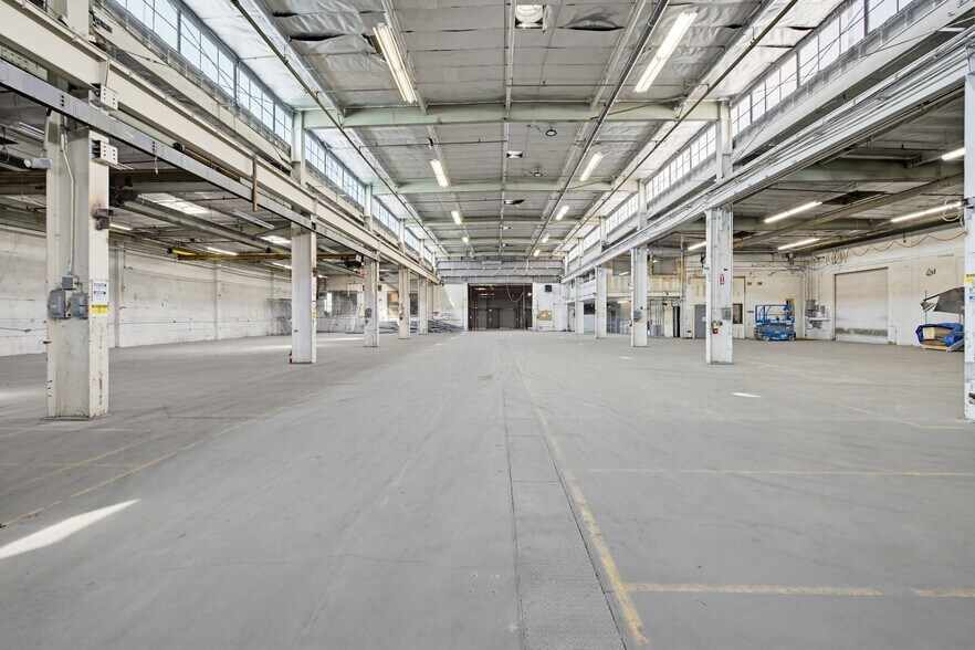 More Photos Of 15001 S Figueroa St, Gardena Distribution For Lease