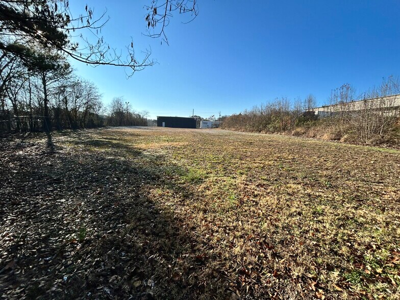 More Photos Of 314 Cash Memorial Blvd, Forest Park Warehouse For Lease